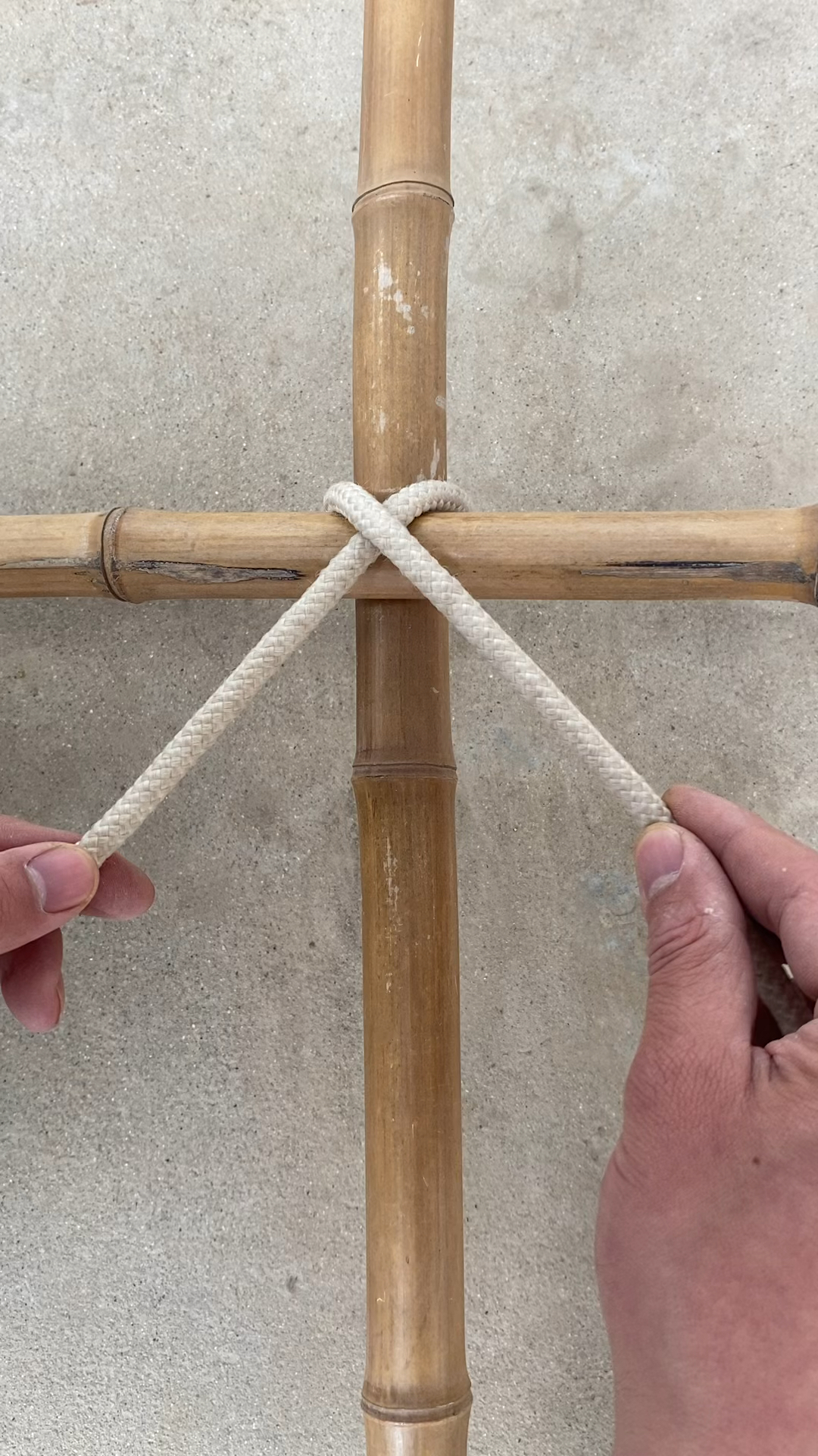 铁丝固定十字架的绑法图片
