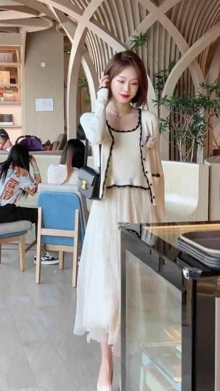 1422次播放.2022-08-1517林巧儿服饰5.