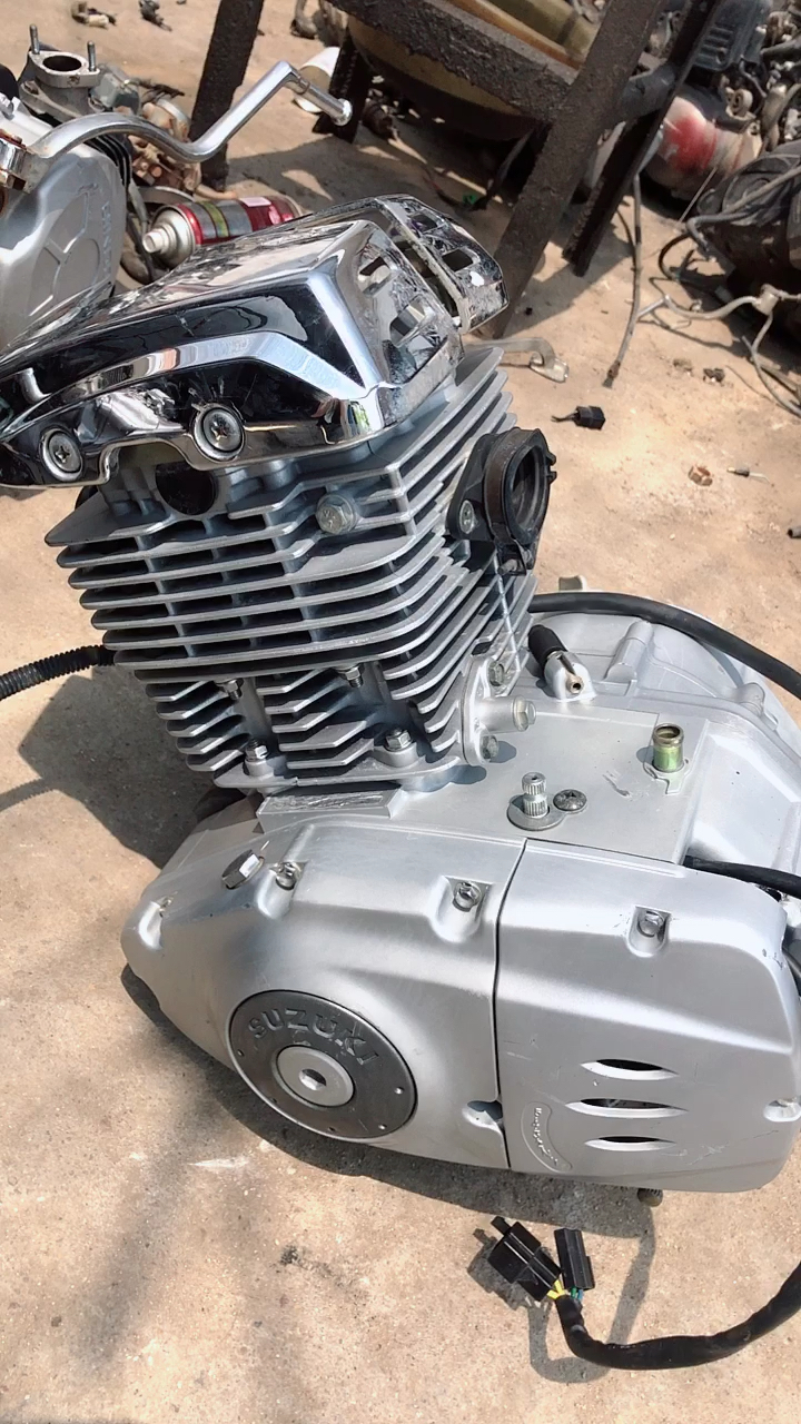 铃木en125发动机