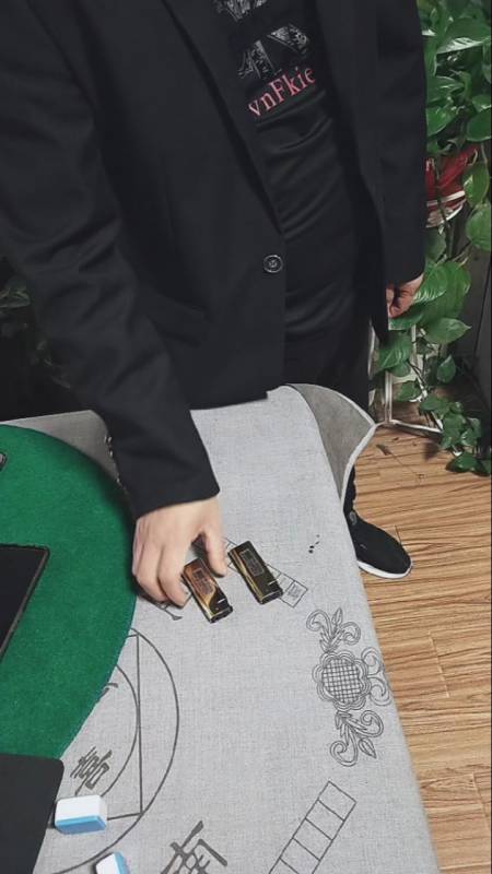 滑袖袖箭魔术好快不眨眼手法看不出