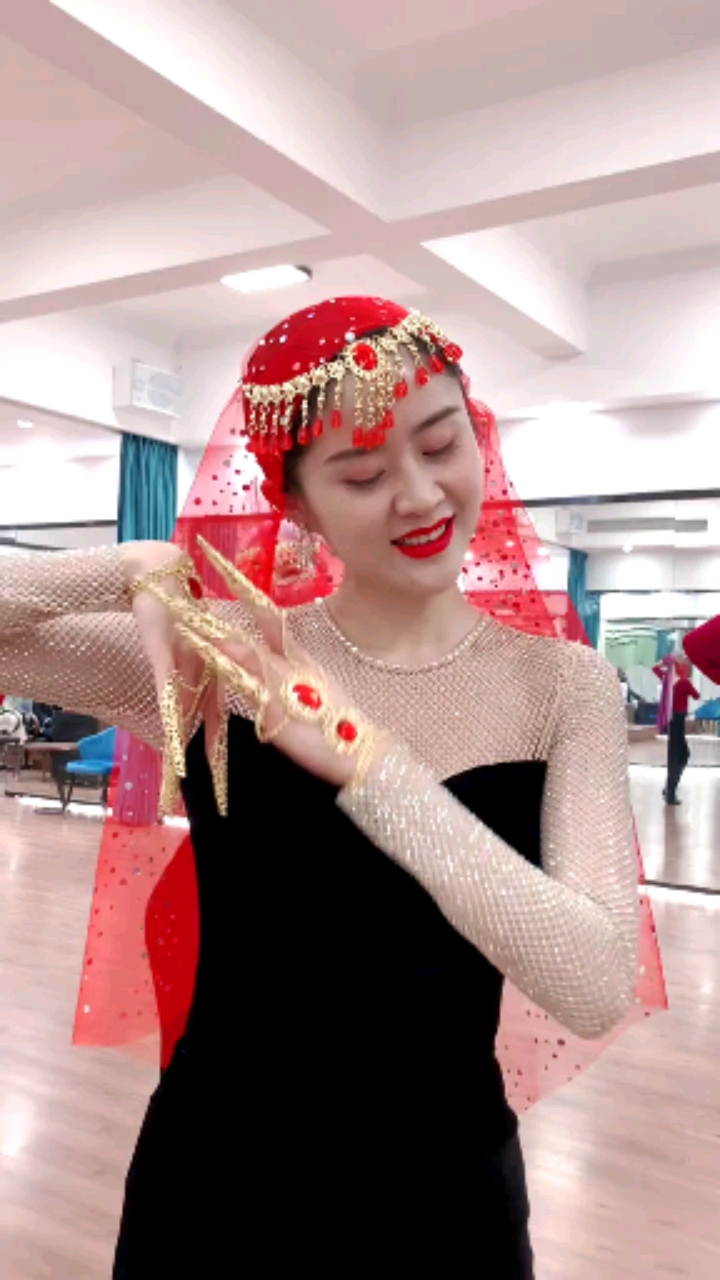 东方之美～邱凌老师:女子的仪态之美,你喜欢?