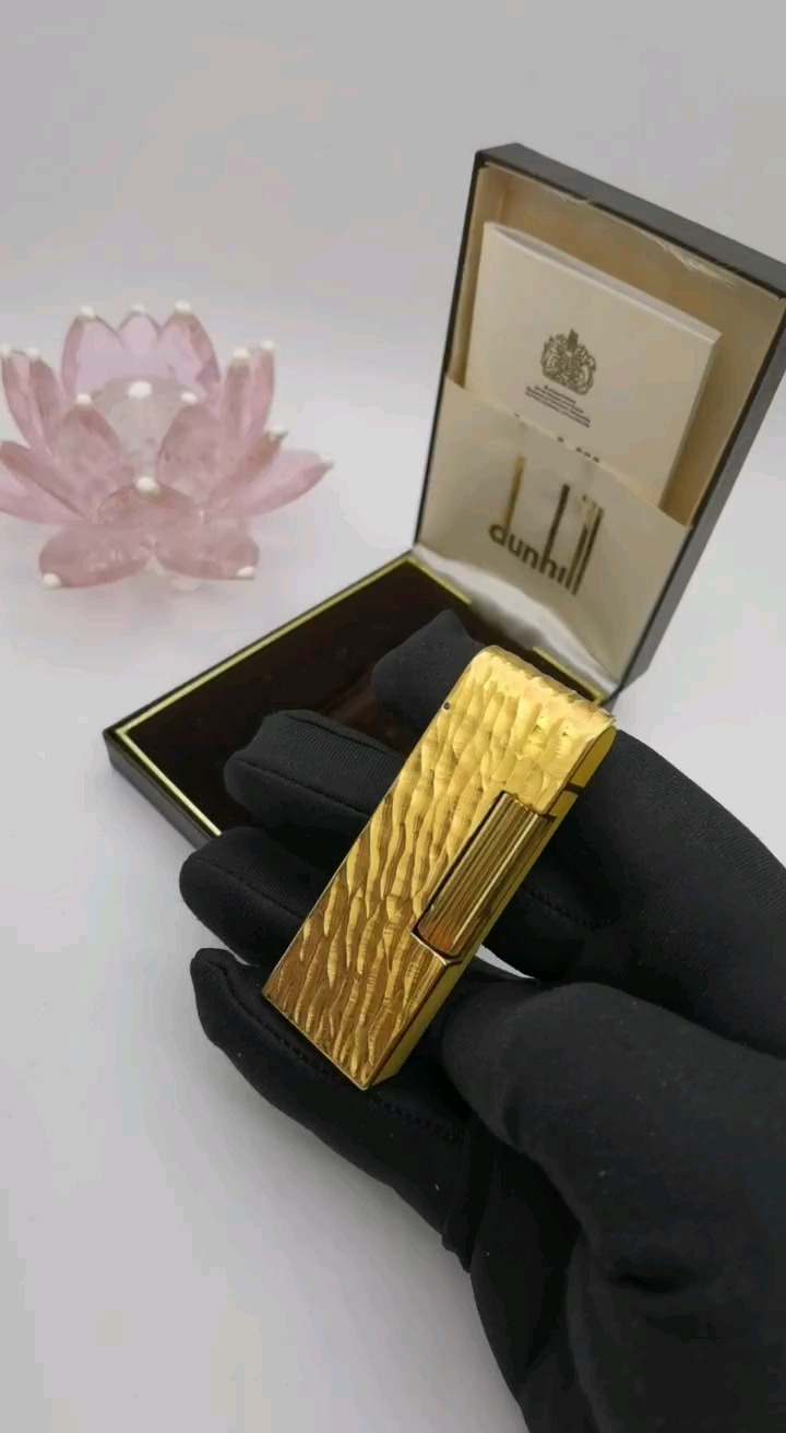 面包头登喜路大漆包金打火机