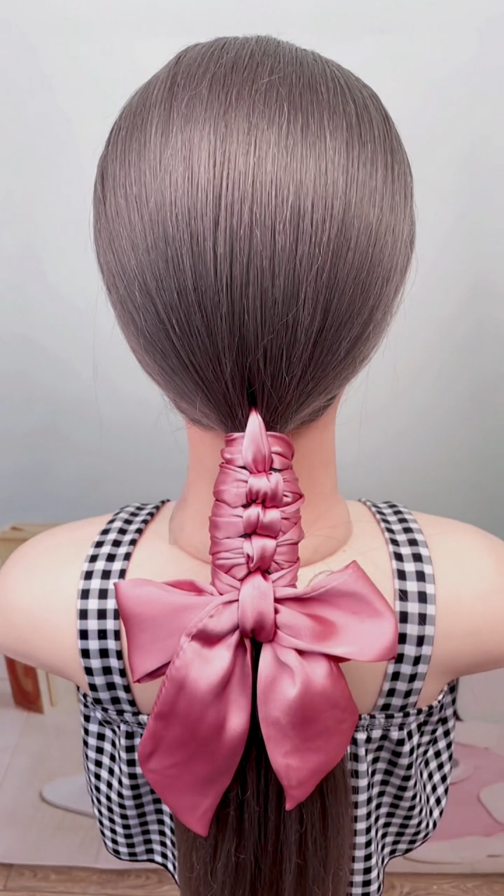 看似复杂,实际超级简单的丝带低马尾