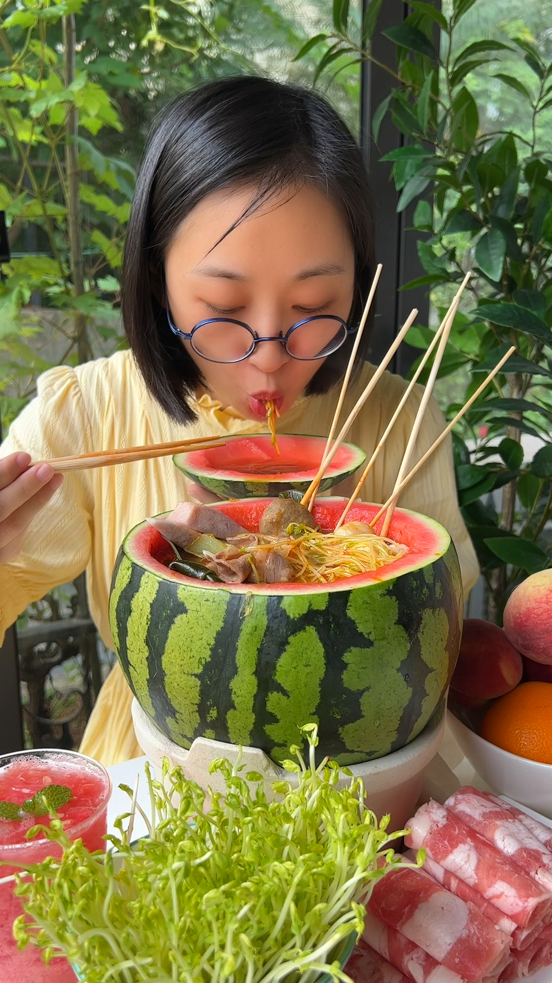 自制美食猫王西瓜火锅涮什么都香