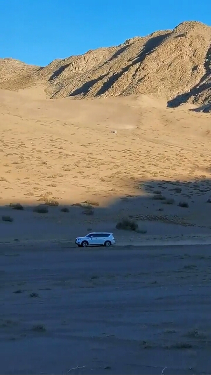 沙漠飙车#途乐一骑绝尘冲沙坡,太帅了