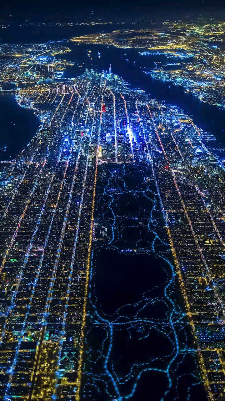纽约#航拍纽约夜景,整个城市如芯片一样排列,有密集恐惧症的慎看!