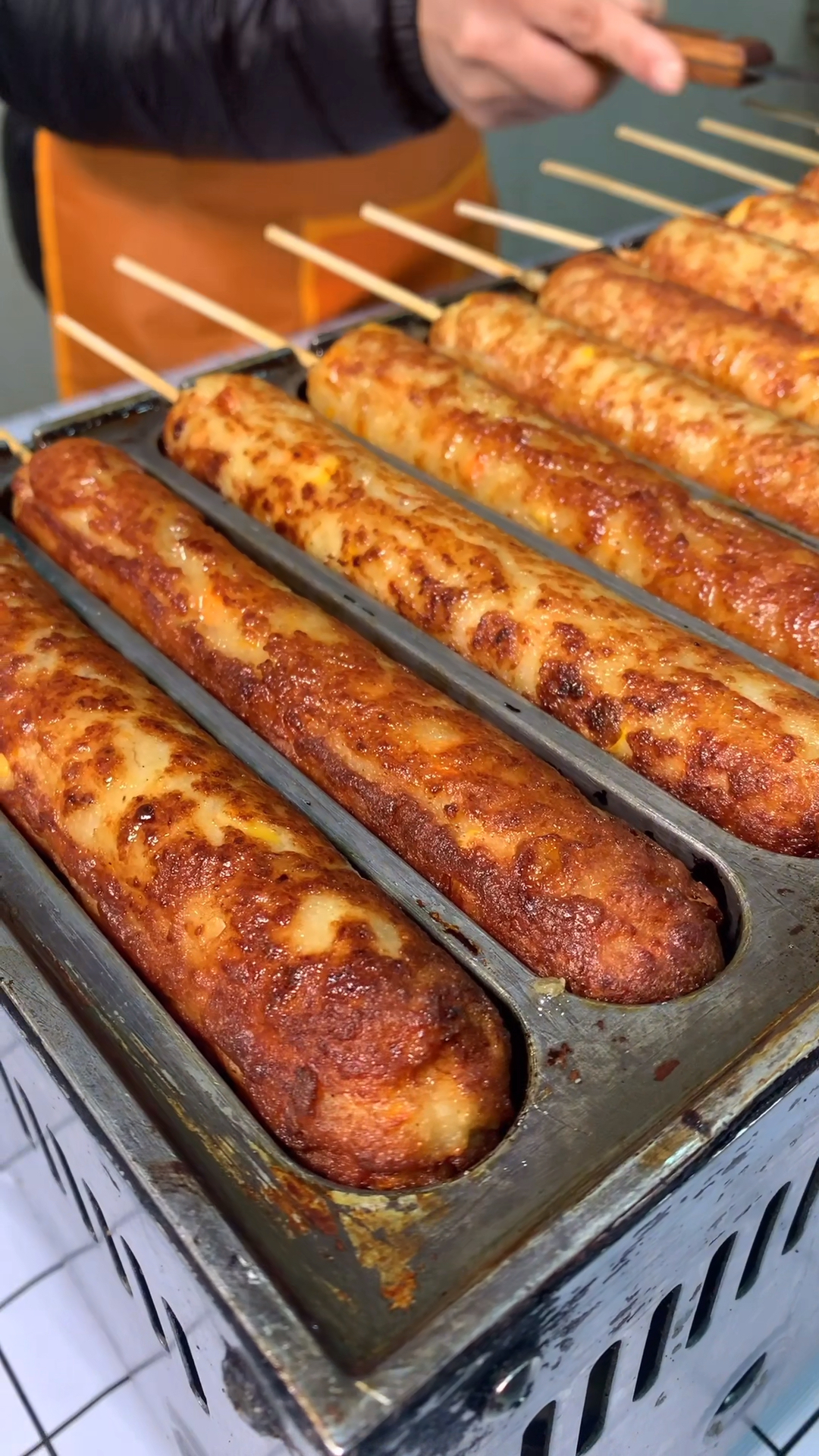 【秘制烤肠】大众口味,早中晚可做,适应人群,小中老.投资小回报大.