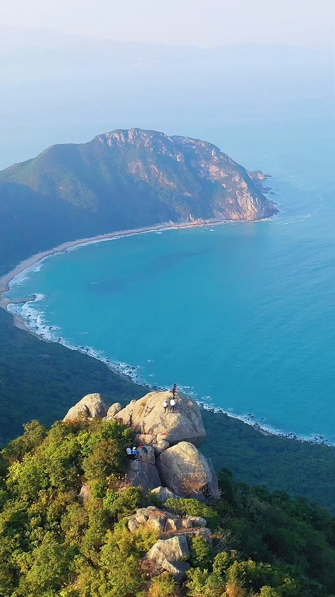 深圳大鵬半島山海經隱藏著一個絕美景點望郎歸屹立在海柴角最高處驢友