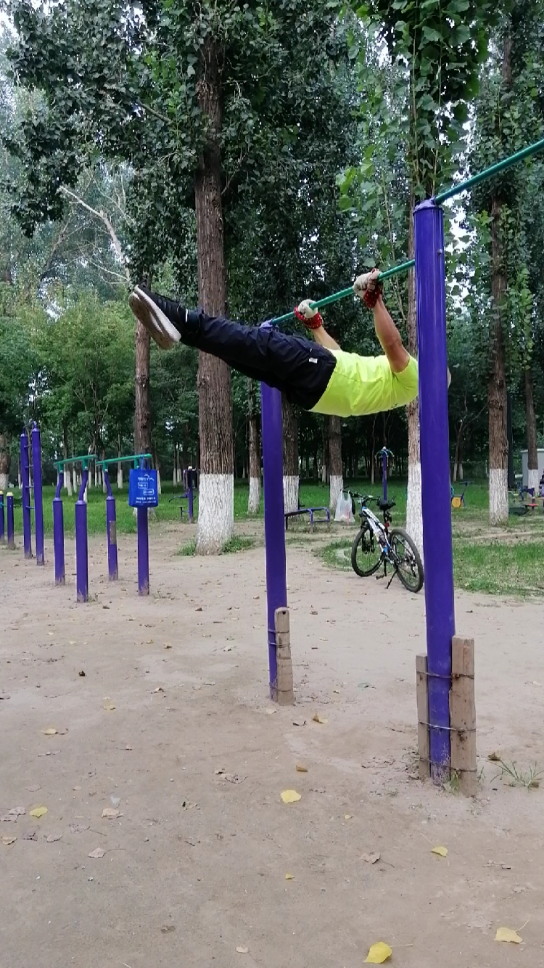 我的一小套单杠动作,训练体能