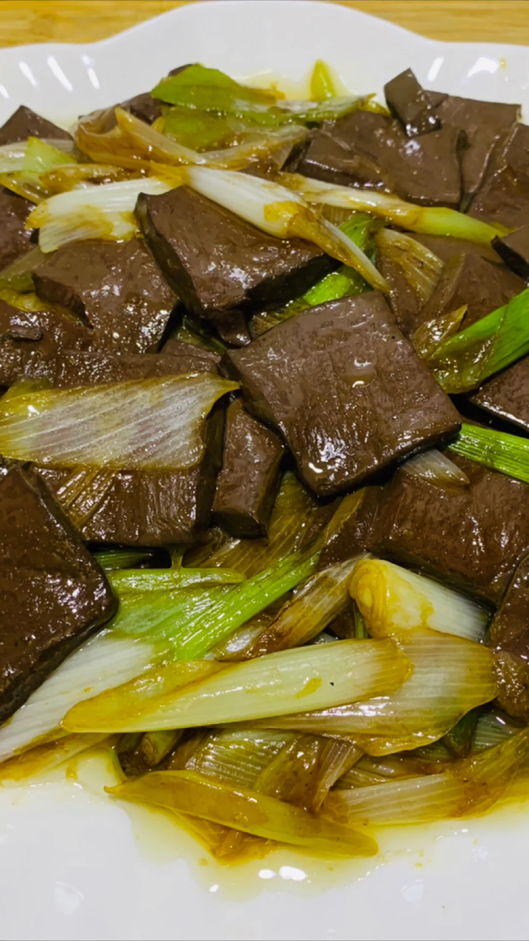 美食#大葱炒鸭血的做法,鲜香滑嫩无腥味,喜欢的收藏了!