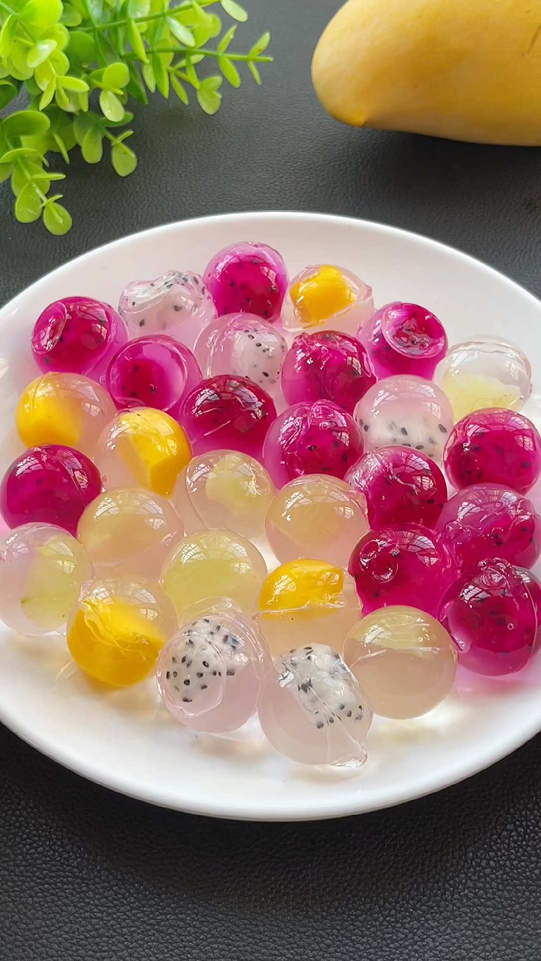 美食#冰凉q弹的果冻弹珠,有没有让你想起小时候玩的弹珠