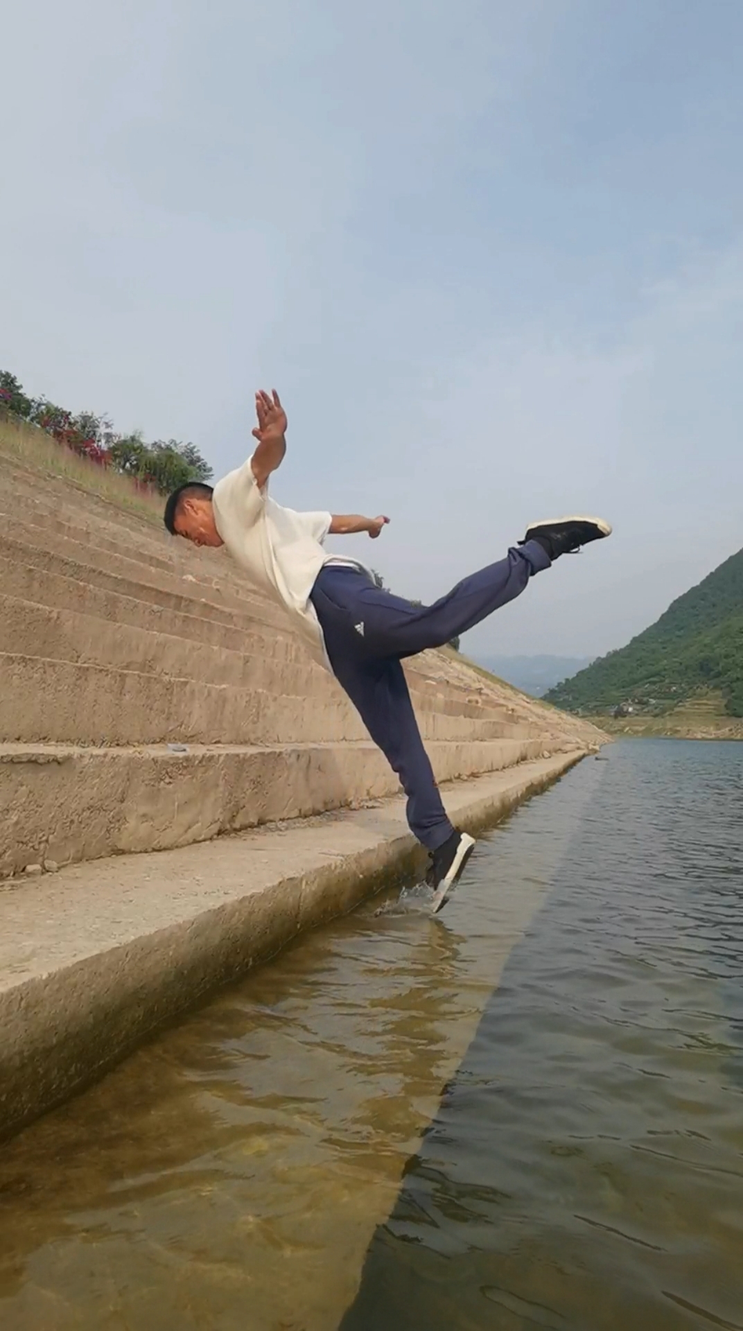 中华武术#单脚蜻蜓点水无人挑战