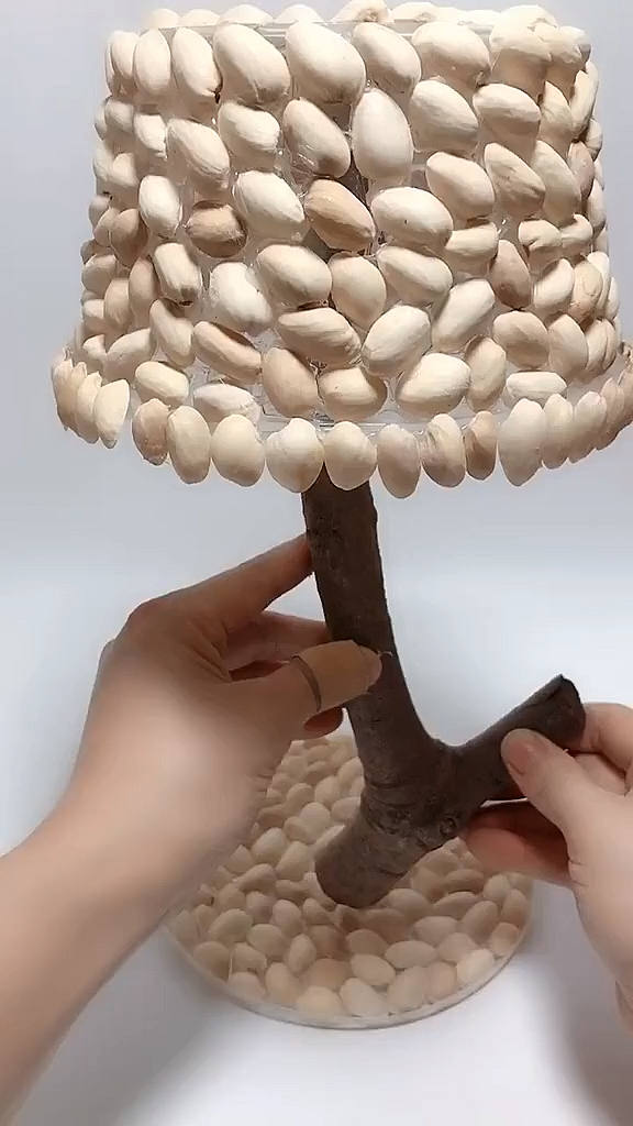 手工制作#一个外卖盒,一堆开心果壳,一根废树枝双双结果,是否比扔