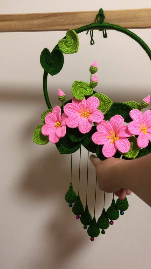 手工制作#油桐花挂饰,也不知道有没有这种颜色的油桐花?