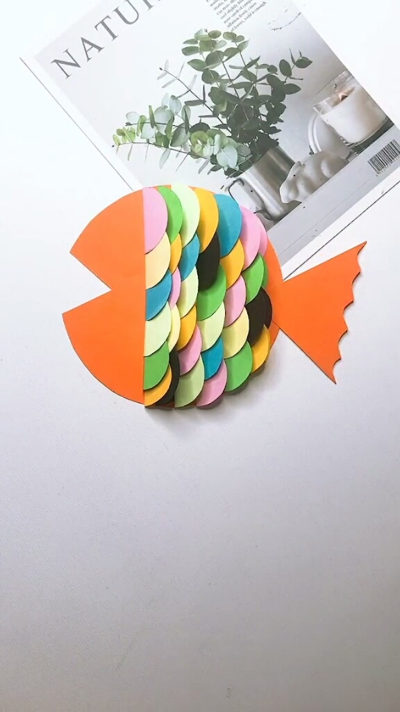 手工制作幼儿园就可以做的可爱立体小鱼