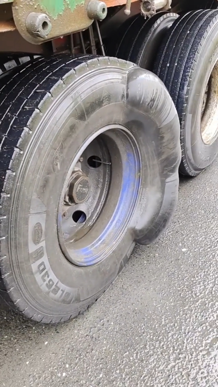 卡车司机#挂车轮胎工外孕😱😂😂👍