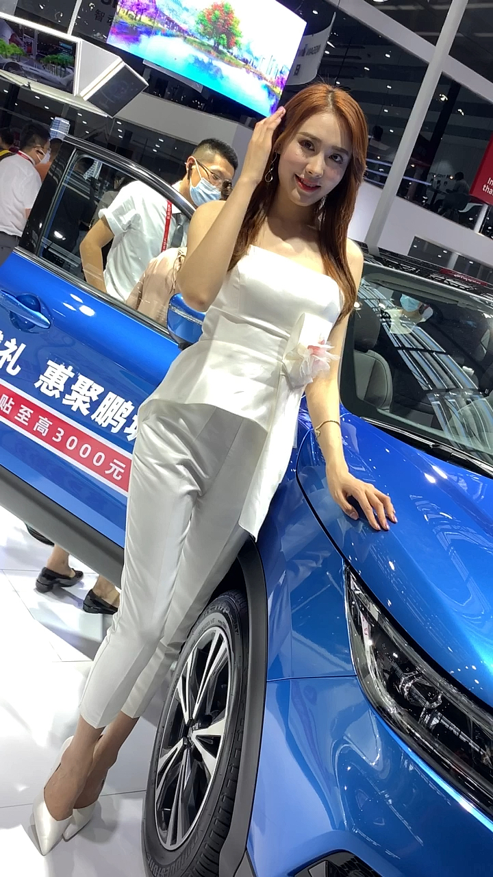 深圳第一车模露露