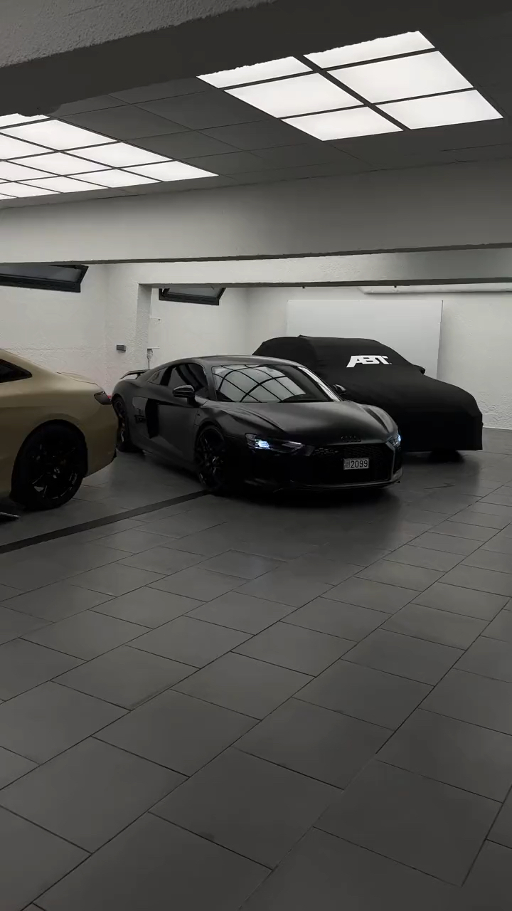 奥迪r8#黑武士日常出行