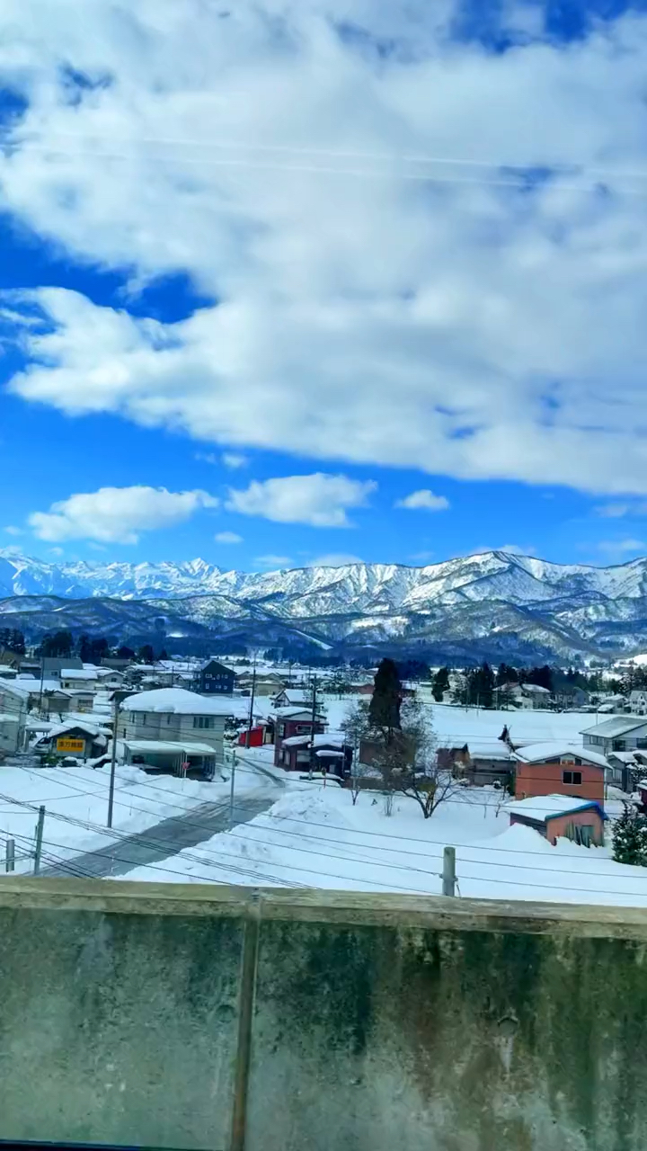 日本电车窗外美景