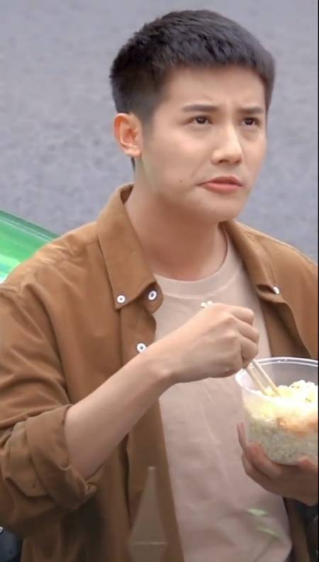 郑业成#硬核时代林奇努力干饭路透