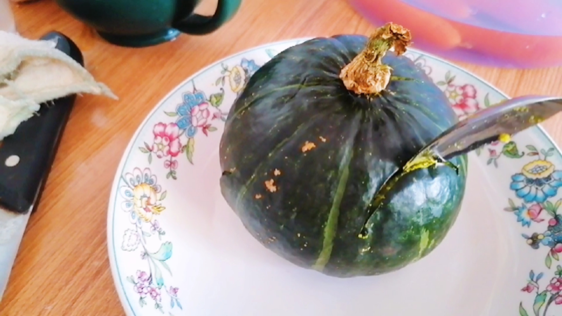 吃喝玩乐过假期#贝贝南瓜微波炉加热15分钟.根据南瓜的大小定时间.