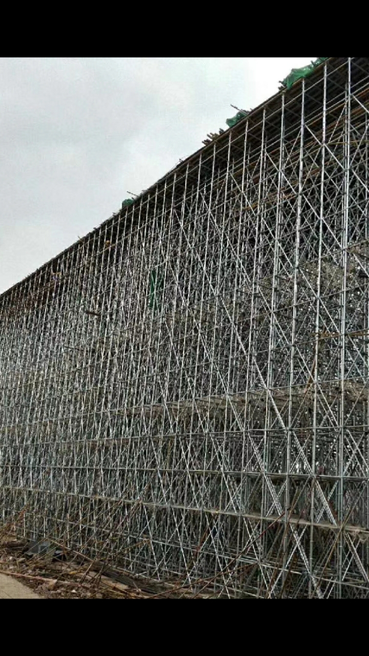 工地盘扣架体搭设#你有没有想过?盘扣搭设的架子为什么那么艺术呢?