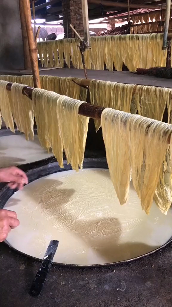 舌尖上的乡村美食纯手工制作豆皮