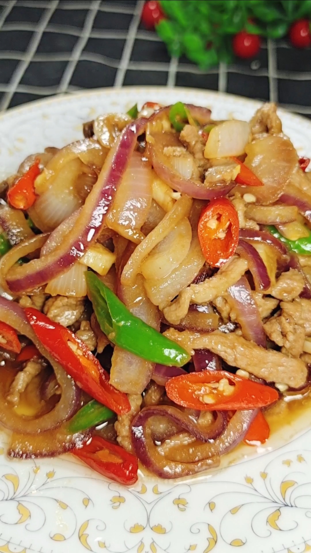 洋葱炒肉洋葱炒肉丝做法进来学会