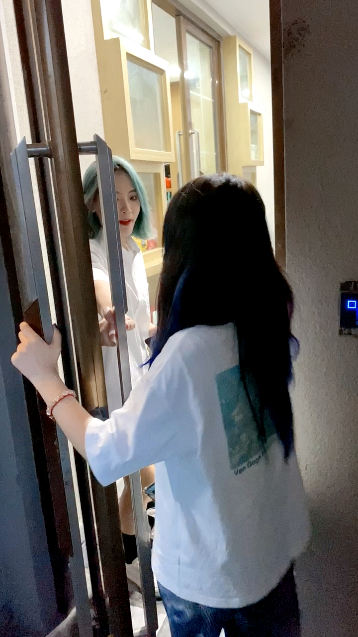 女团李佳恩给冯思佳开后门这波操作可以的