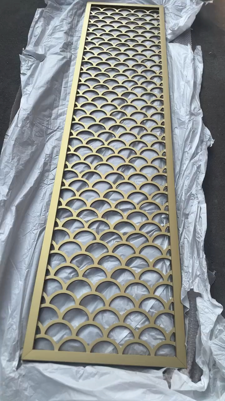 不锈钢鱼鳞镂空屏风