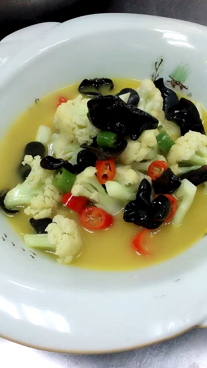 这个菜是真清淡,不过也挺开胃挺好吃的