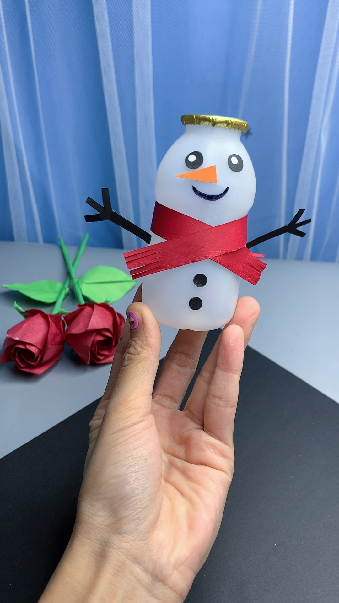 快看这个瓶子长得好像小雪人快给孩子收藏起来