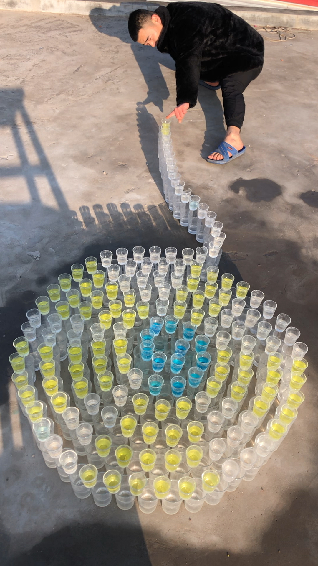 杯子摆成花,声音贼解压