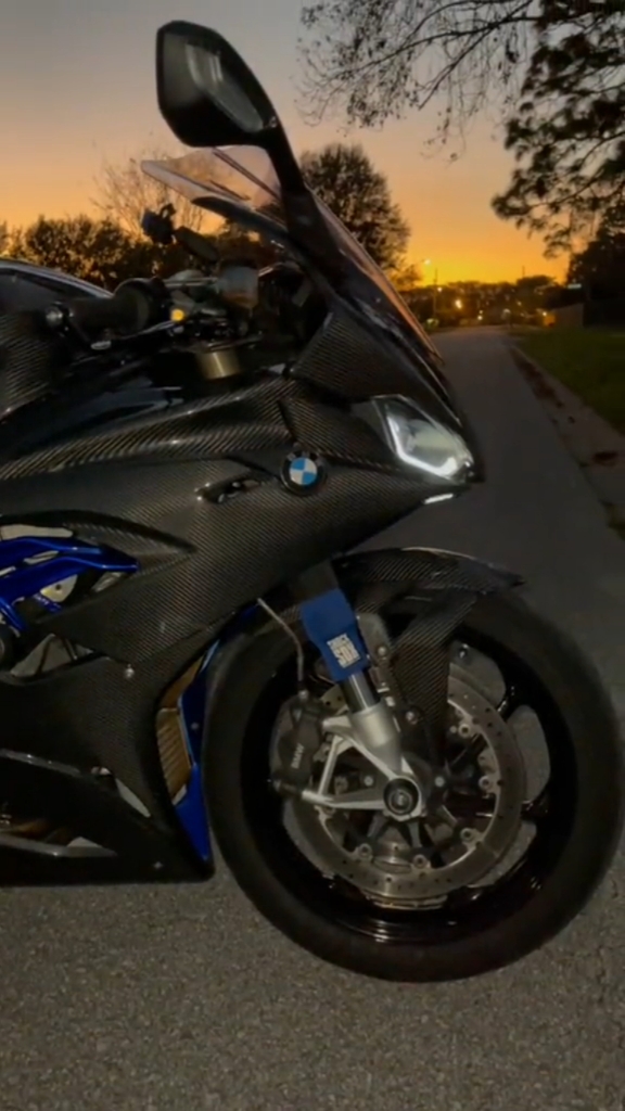 摩托车碳纤维的宝马s1000rr