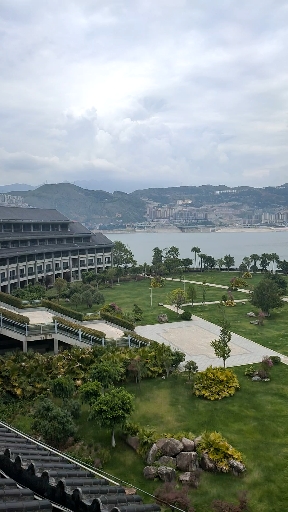 音为有你#巫山红叶酒店看窗外的美景确实非常漂亮,完全不亚于威斯丁