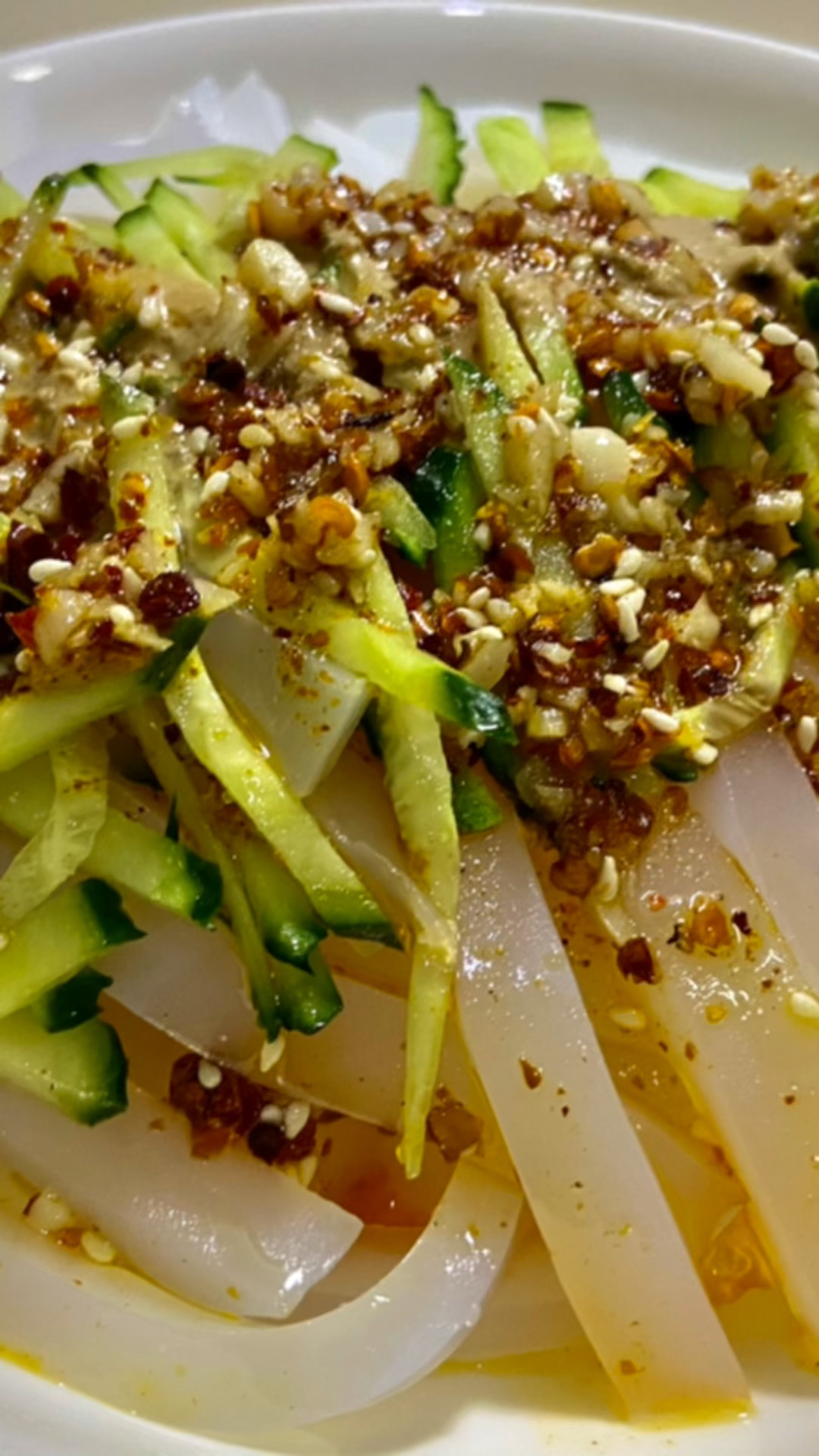 我是小芳今天给大家带来凉调凉粉简单好做噢!谢谢大家