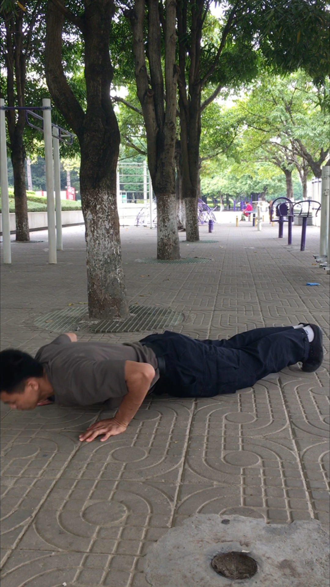 我要上热门#训前俯卧撑热身热身