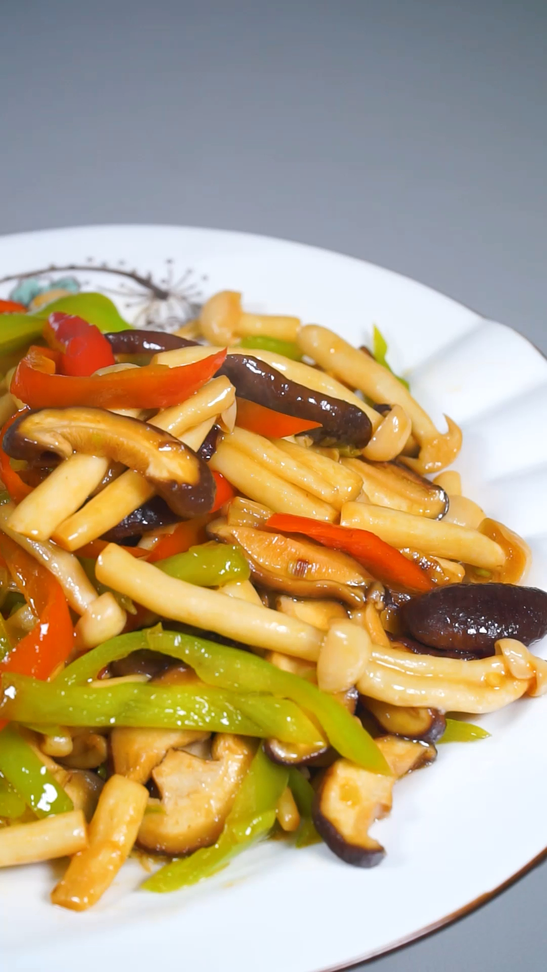 孩子没胃口,试试这道素炒双菇