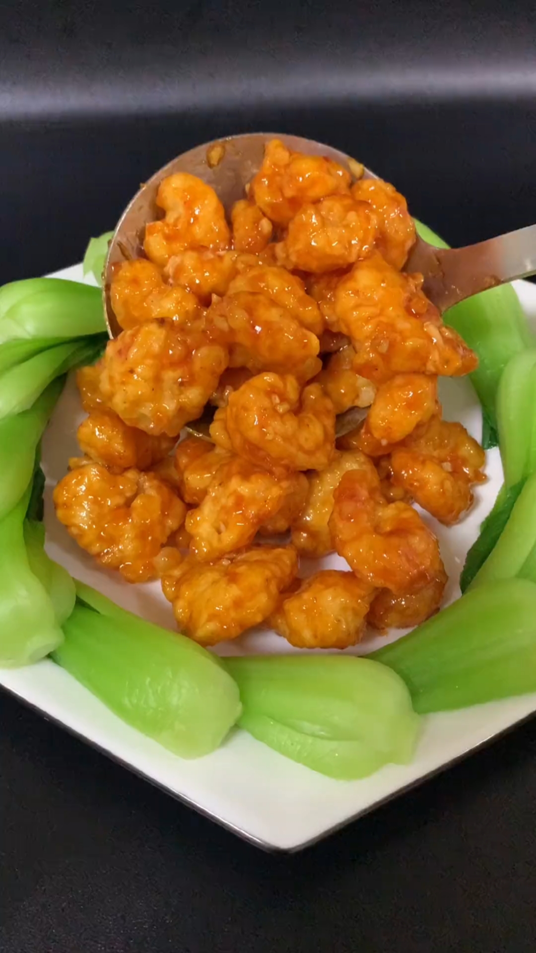 美食教程#马上快过年了,年夜饭餐桌上必备的酸甜可口糖醋虾球