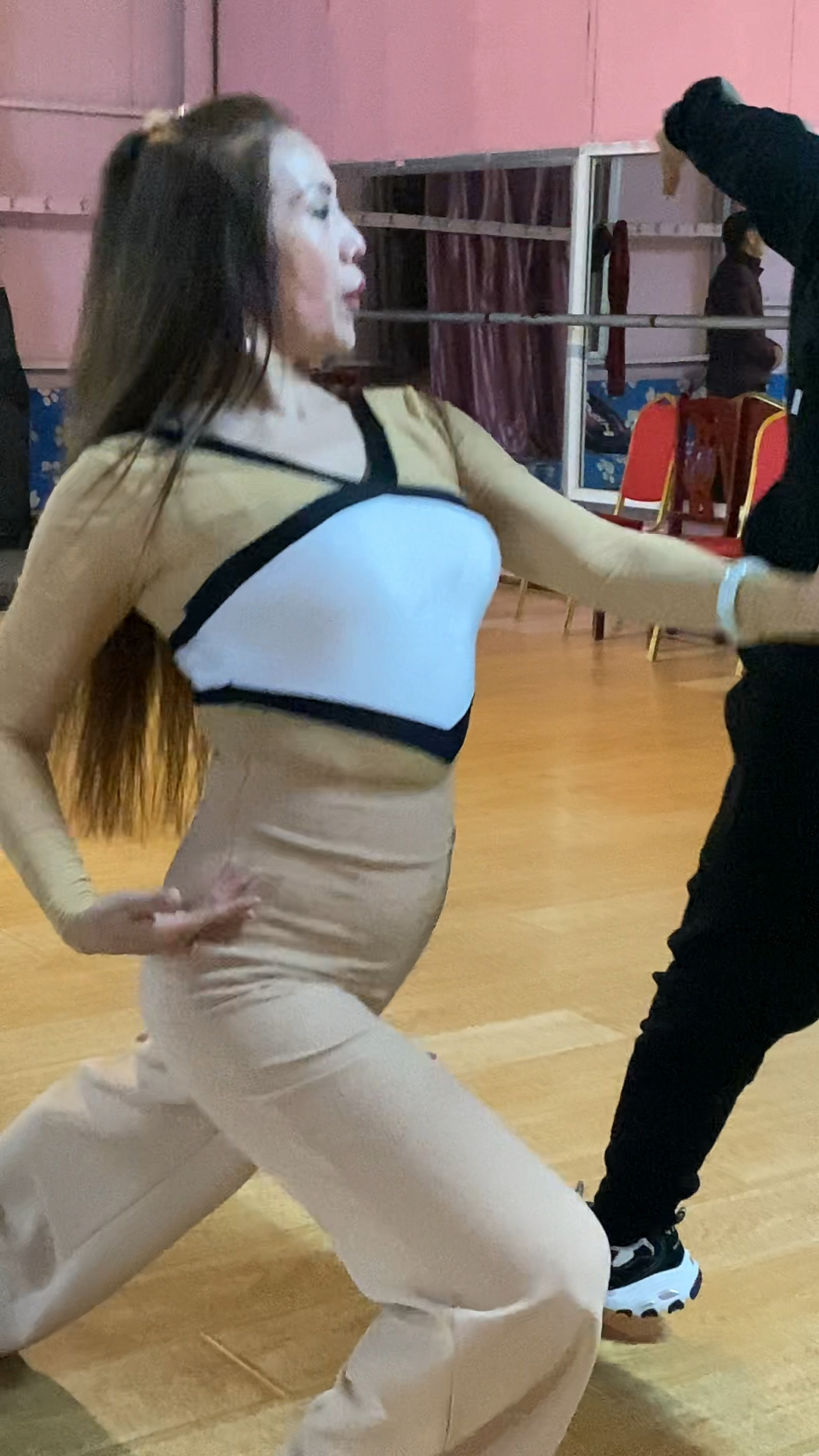 优美动人的舞姿