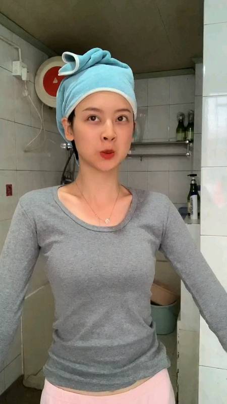 苏晴晴#我像不像大猩猩,我可喜欢跳舞了,可就是学不会.