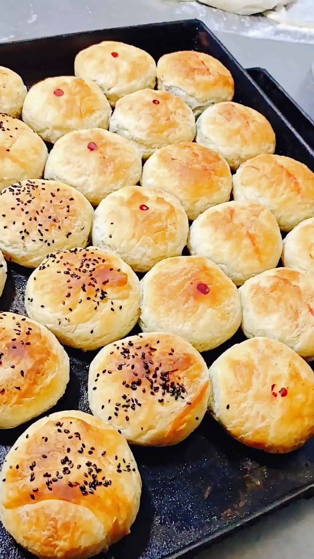 美食#天津特色甜咸馅儿豆沙馅儿烧饼.