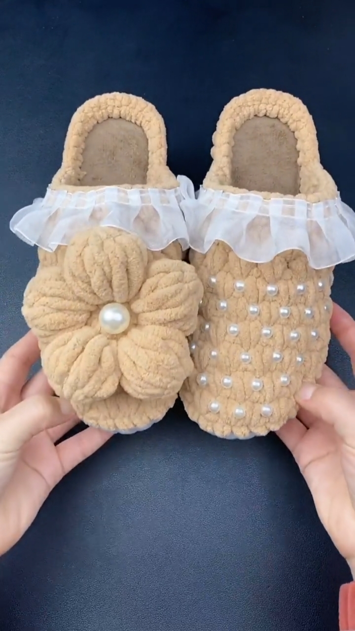 记录我的钩织时光#网红泡芙花拖鞋,你们都学会了吗?
