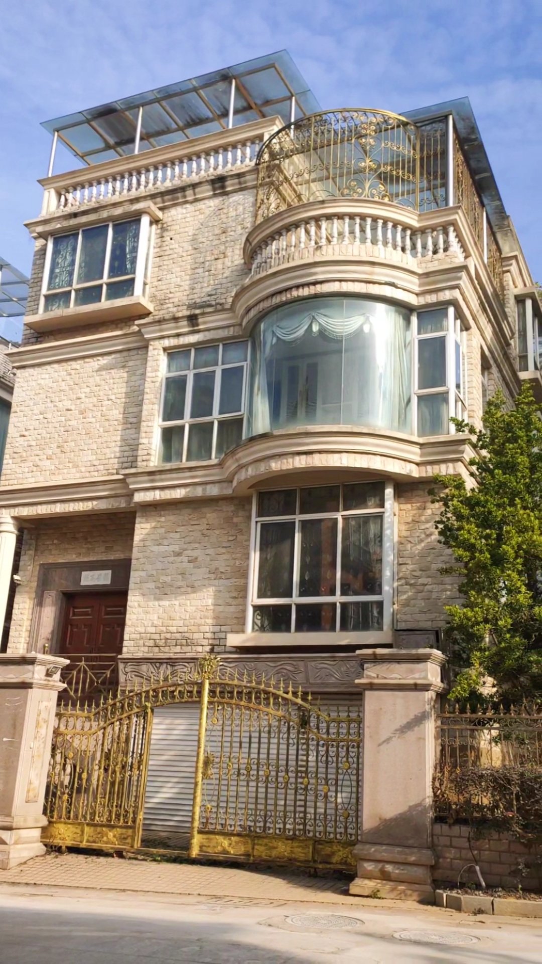 破壳计划#南宁邕江旁边,独栋别墅400w,院子的梦想!