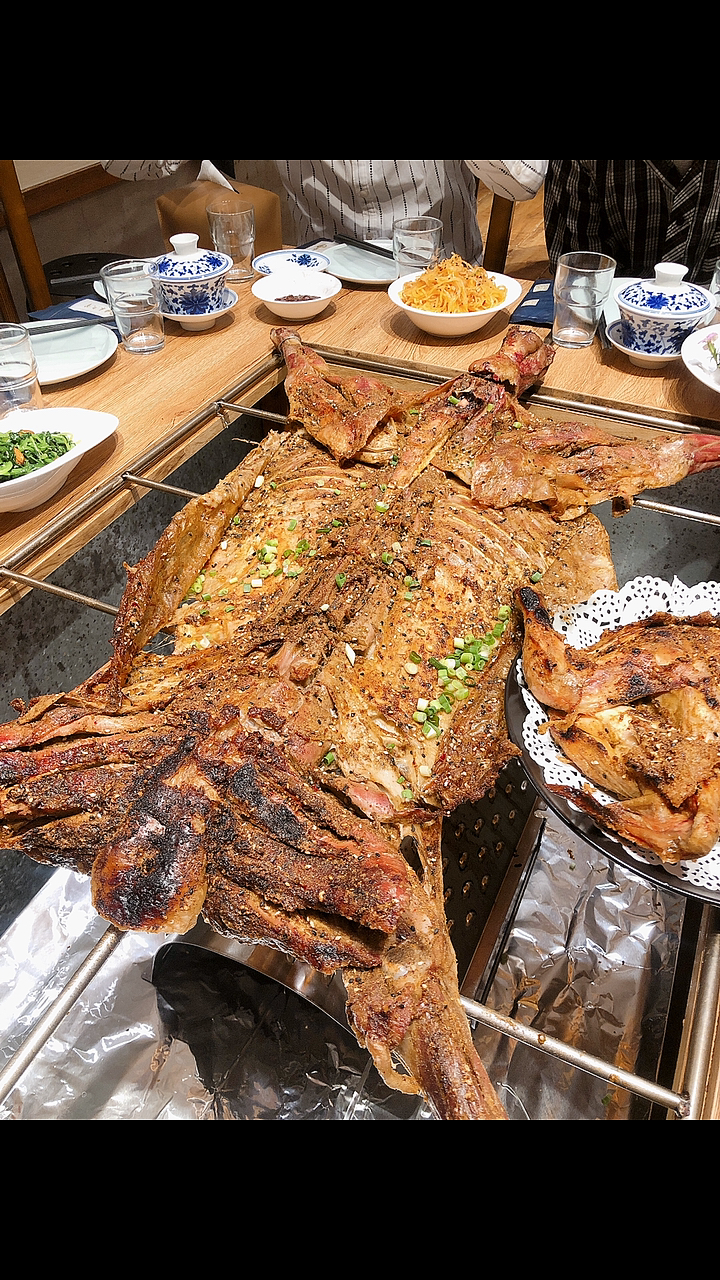 打卡香木香羊完美的烤全羊