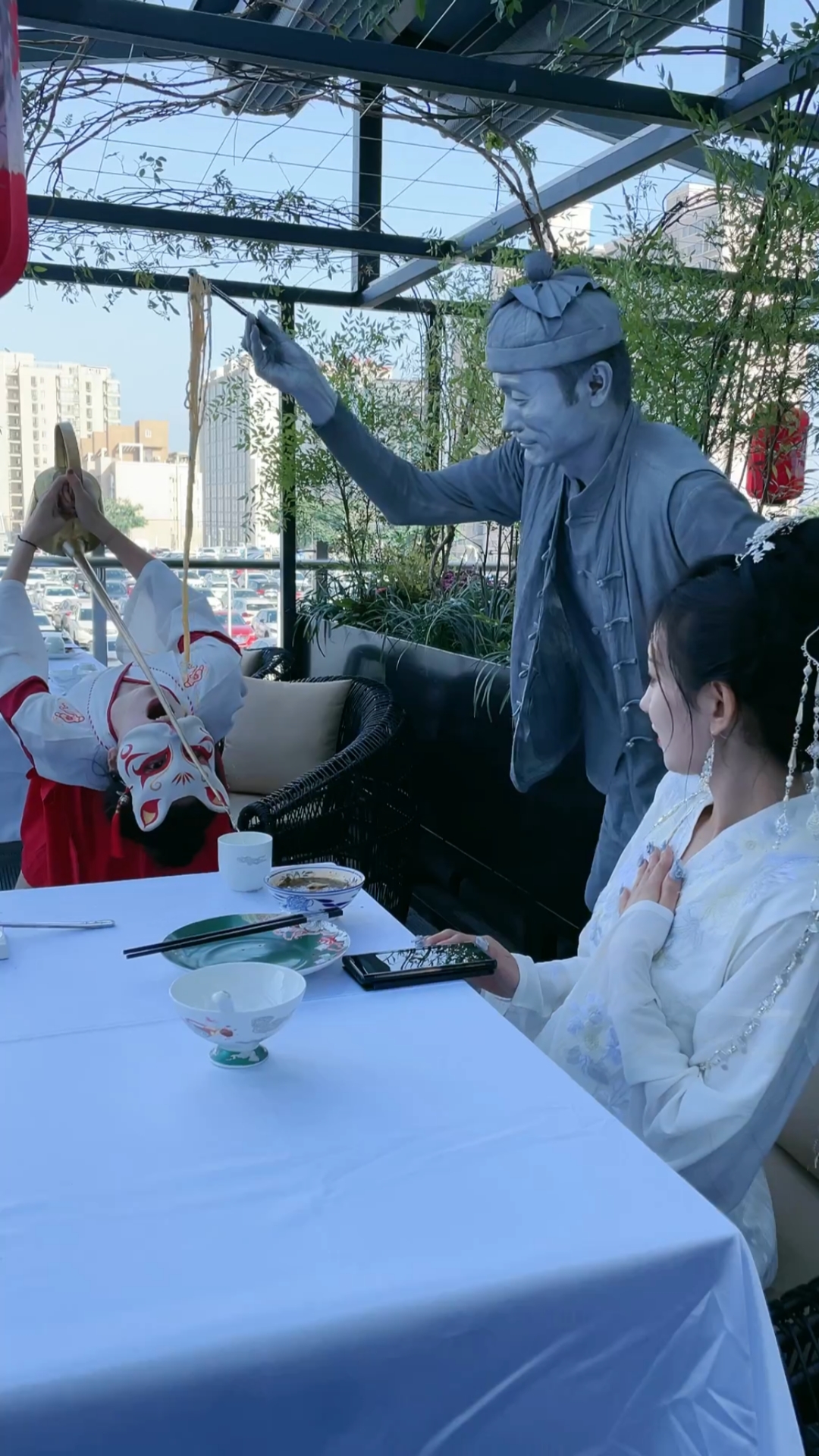 大唐不夜城#千艺仙女下凡来美丽的唐猫庭院赴宴,被唐猫小姐姐的演技