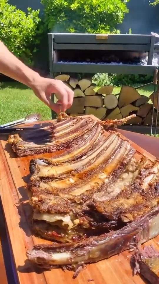 牛排#大家看看这个牛肋排烤得怎么样?大家有喜欢的没?