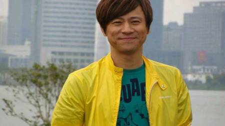 52岁解晓东近照曝光,帅气依旧成亿万富豪,网友:吃防腐