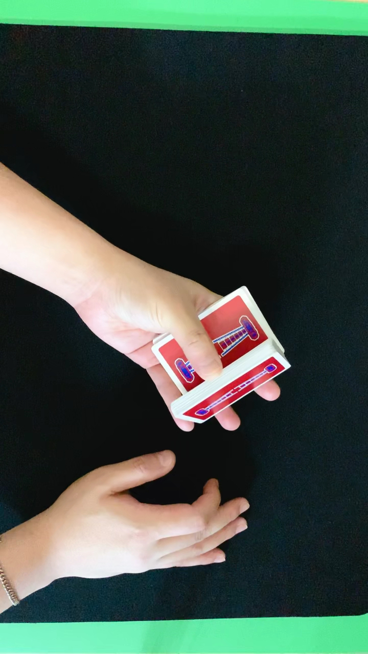 魔术教学扑克牌魔术入门基础手法教学单手切牌