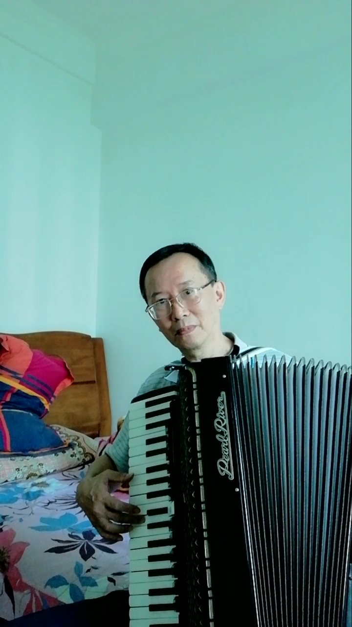 自娱自乐开心就好#敖包相会手风琴